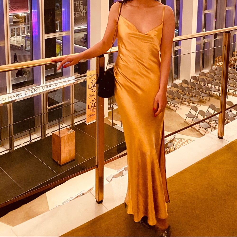 Satin dress, worn once 🌟💫🧡